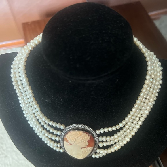 Freshwater pearls Cameo Necklace - Picture 3 of 12